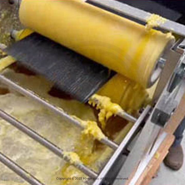 120150 - Mašina za nanošenje voska na plastične satne osnove - Pčelar doo